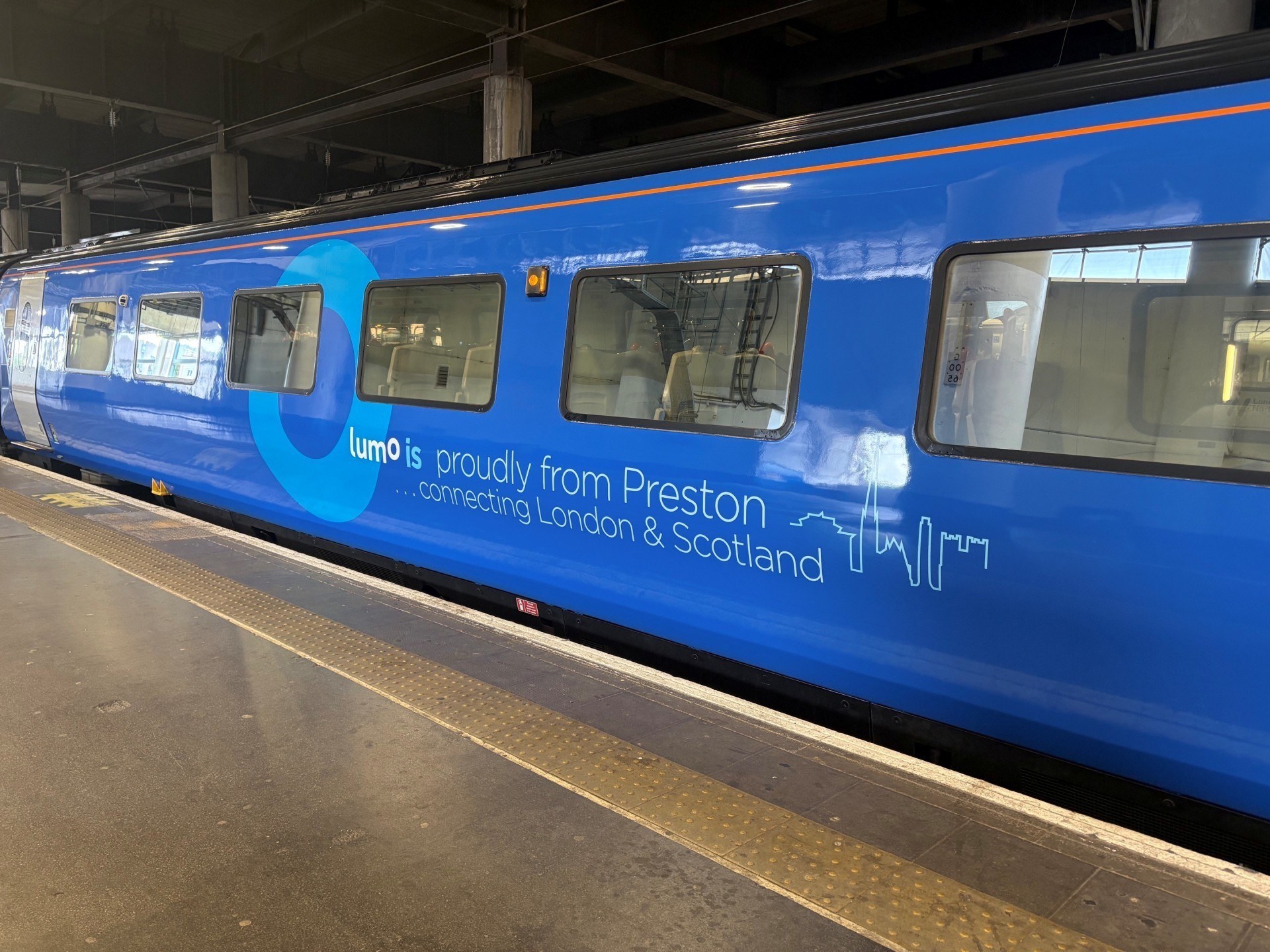 Lumo train
