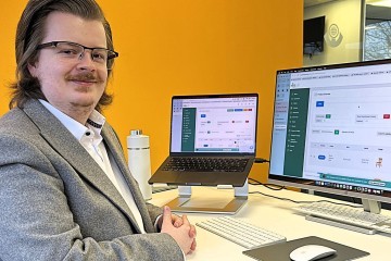 Mitchell Hutchison of World Options with Mintsoft portal.jpeg.jpg