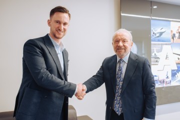 Tom and Lord Sugar - shaking hands.jpg.jpg