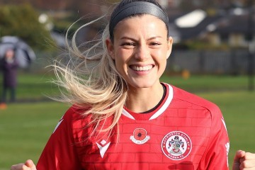 ACCRINGTON STANLEY WOMEN ARE GRATEFUL FOR SPONSORSHIP SUPPORT BY SUNDOWN SOLUTIONS credit Kipax Photography.JPG.jpg