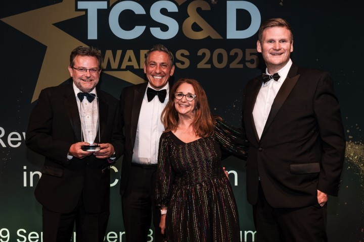 Coolkit receive the award