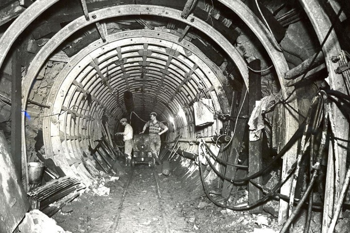 The tunnel construction