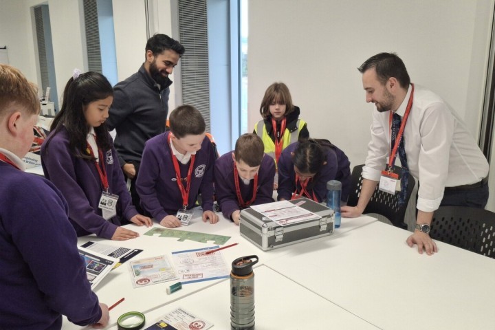 Primary School students take part in a STEM workshop at BAE Systems.