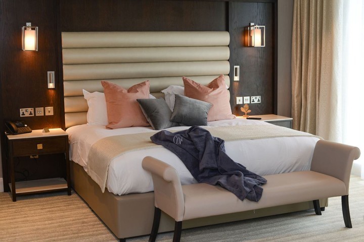 crow-wood-hotel.jpg