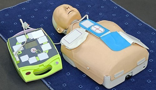 automated-defibrillator-002.jpg