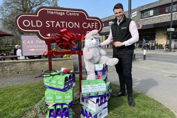 PENDLE HILL PROPERTIES SALES DIRECTOR THOMAS TURNER LAUNCHED THE COMPETITION IN LONGRIDGE TOWN CENTRE.jpg.jpg
