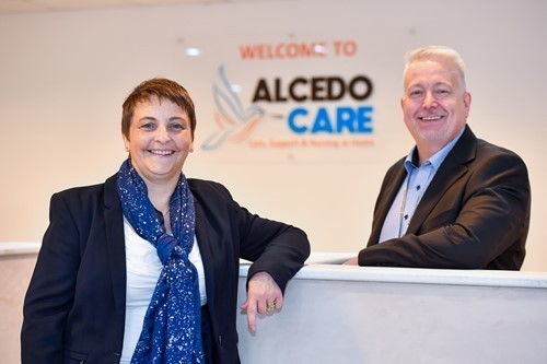jo-and-andy-boardman-homecarecouk-award.jpg