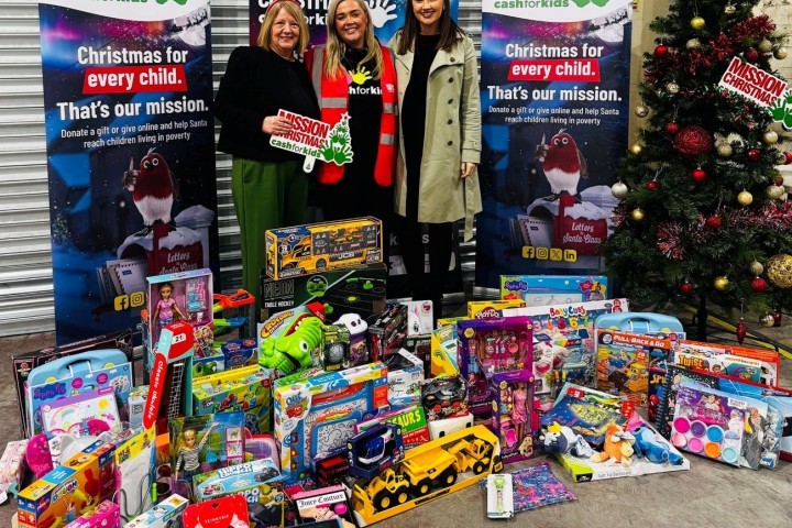 Lynne Duxbury (left), Leah Wagner (centre) and Grace Yarlett (right) donate the gifts to Mission Christmas HQ smaller.jpg.jpg