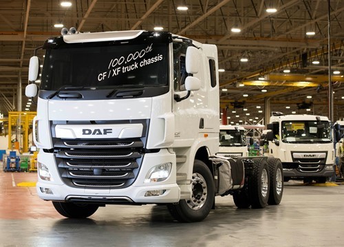 leyland-trucks-100-000th-daf-cf-xf-truck.jpg