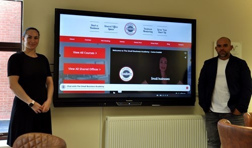 nikki-hesford-and-lee-wilson-with-the-promethean-activpanel.jpg