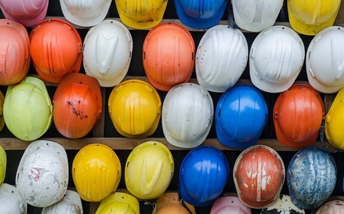 use-your-building-site-humour-to-win-clients-online-1536x958.jpeg