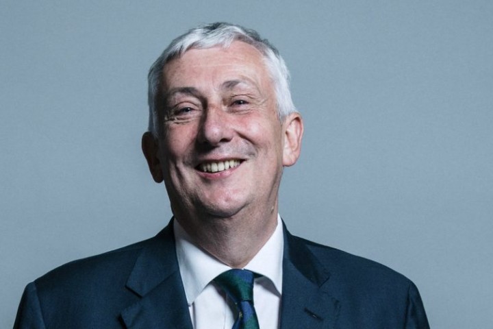 lindsay-hoyle-1000x501.jpg
