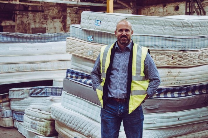 nick-oettinger-furniute-recycling-group-1000x500.jpg