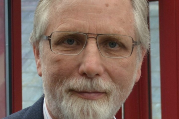professor-frank-peck-1000x500.jpg