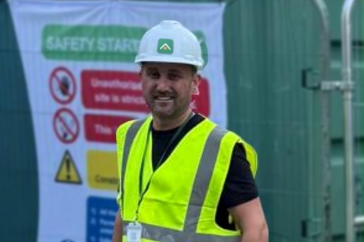 EG_LBV_Miles_Sharples_On_Site_Branded_Hat_1200x800.jpg.jpg