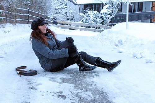 slip-and-fall-on-ice.jpg