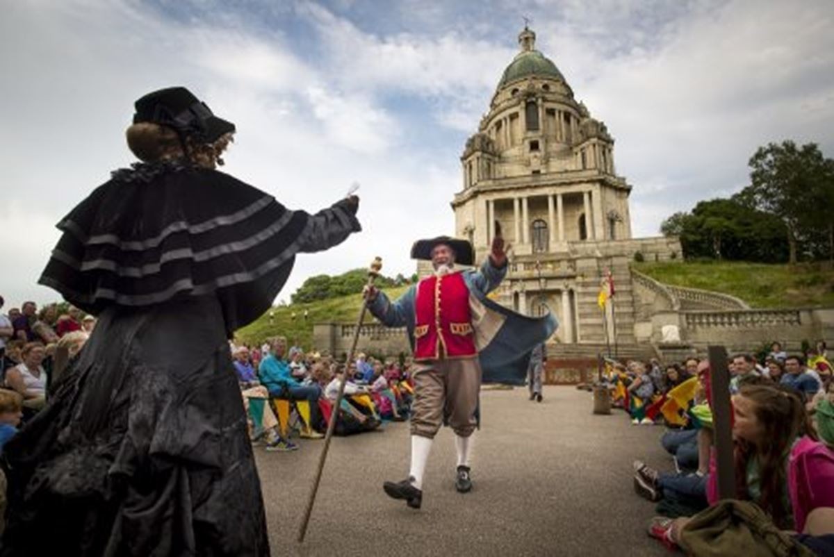 The Dukes outdoor walkabout production of Oliver 2015, Lancaster